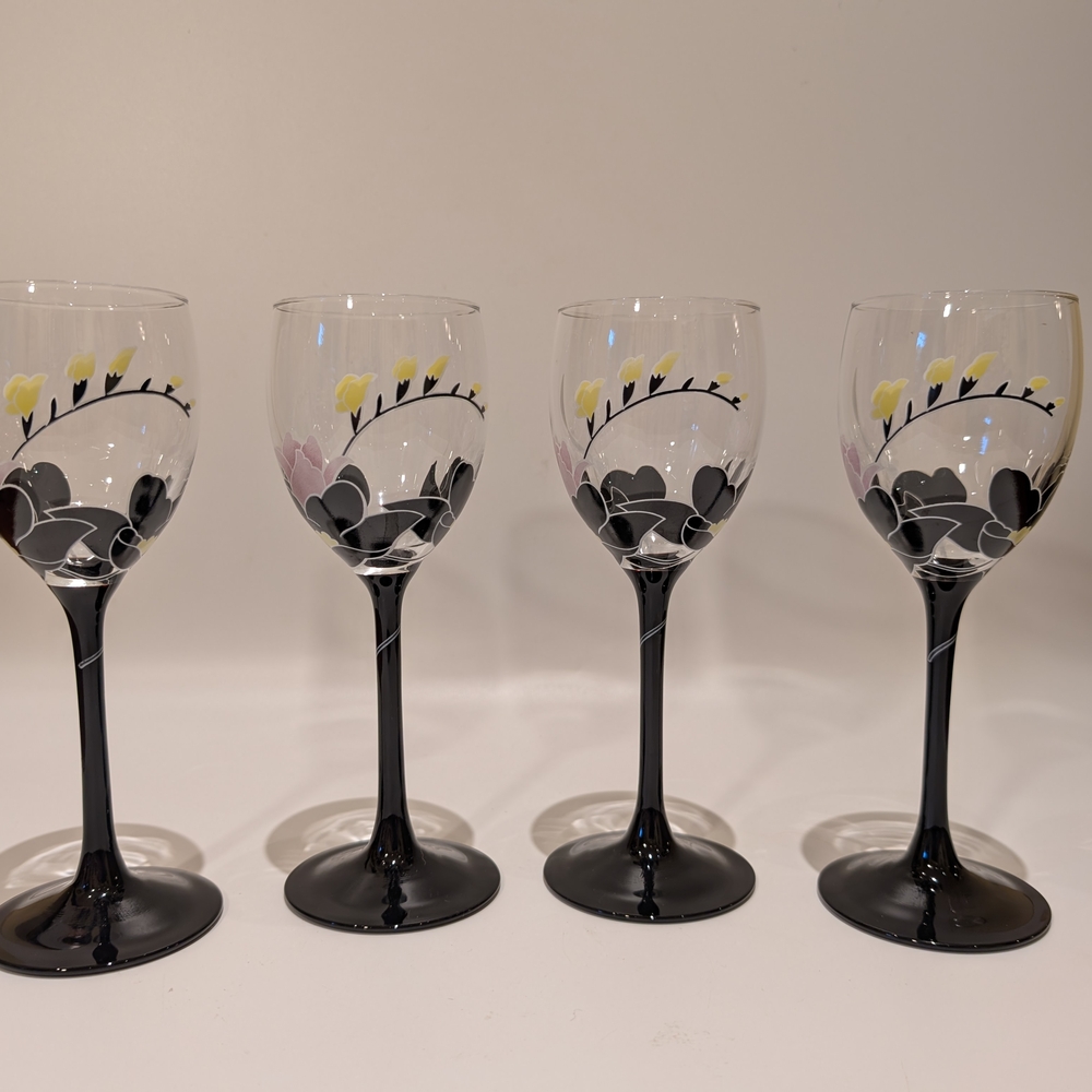 Floral Wine Glass Set with Black Stems